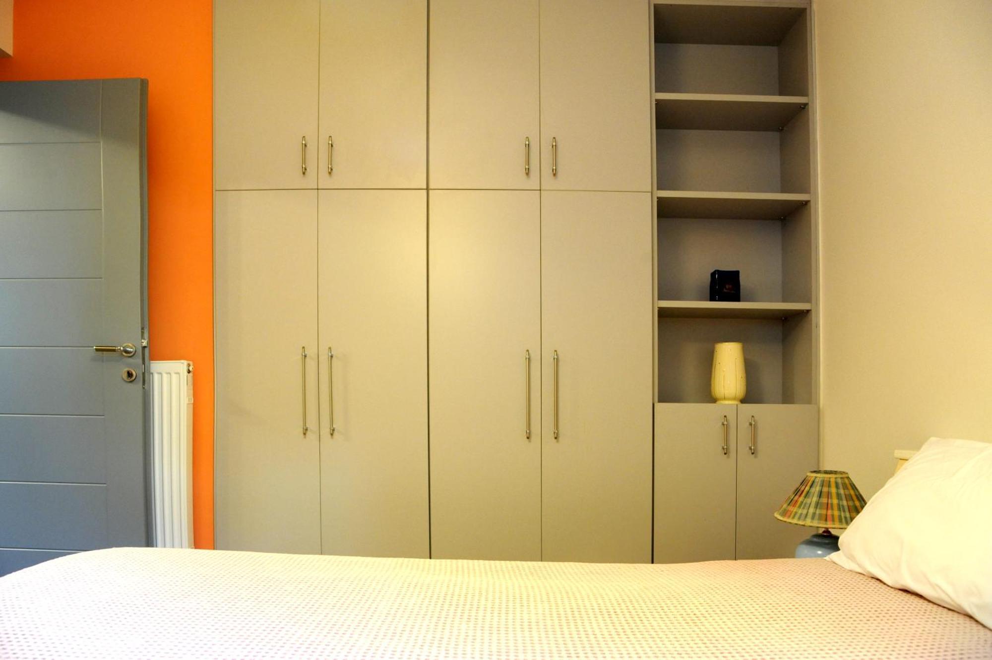 Olive And Orange Apartment Mystras Luaran gambar