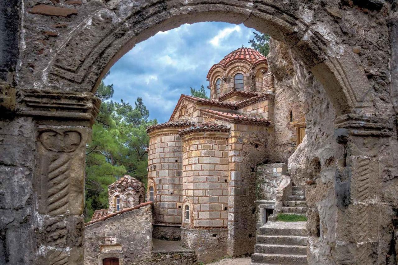Olive And Orange Apartment Mystras Luaran gambar